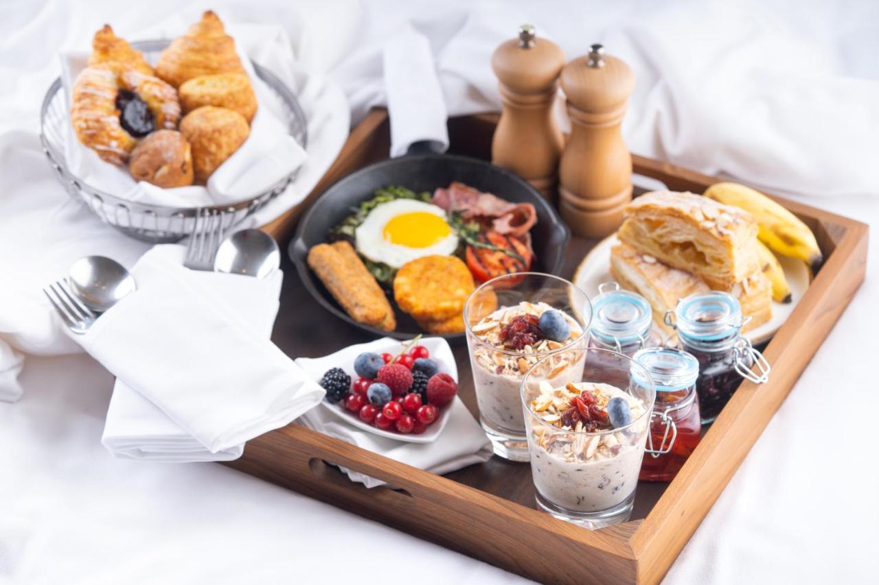 Hotel Hyatt Regency Tesalónica Exterior foto A breakfast tray